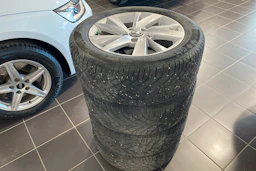 Valkoinen Volkswagen GOLF 2021 kuva 11.