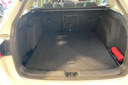 Valkoinen Volkswagen GOLF 2021 kuva 12.