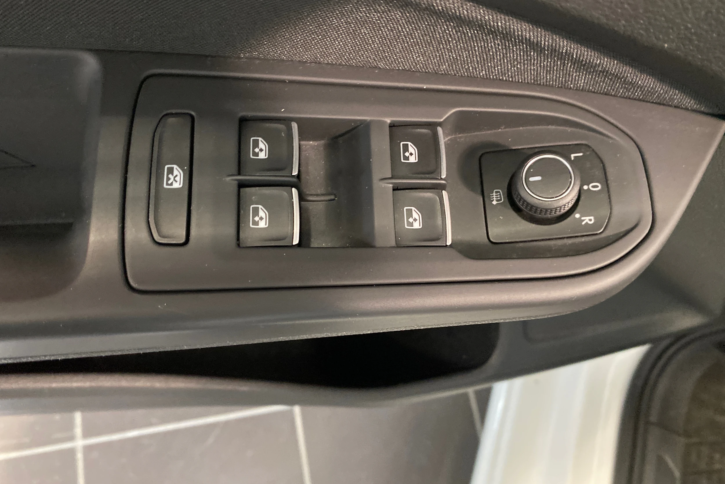 Valkoinen Volkswagen GOLF 2021 kuva 16.