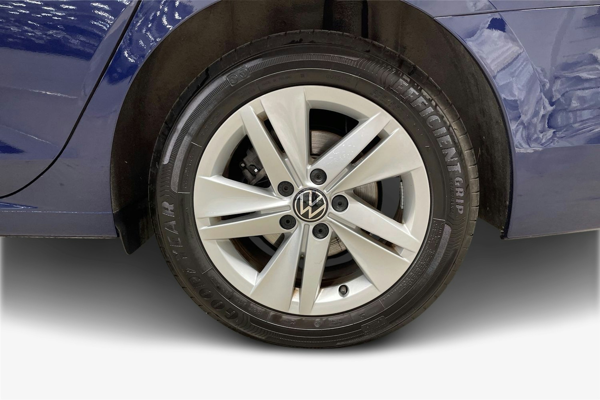 sininen Volkswagen Golf 2021 kuva 11.