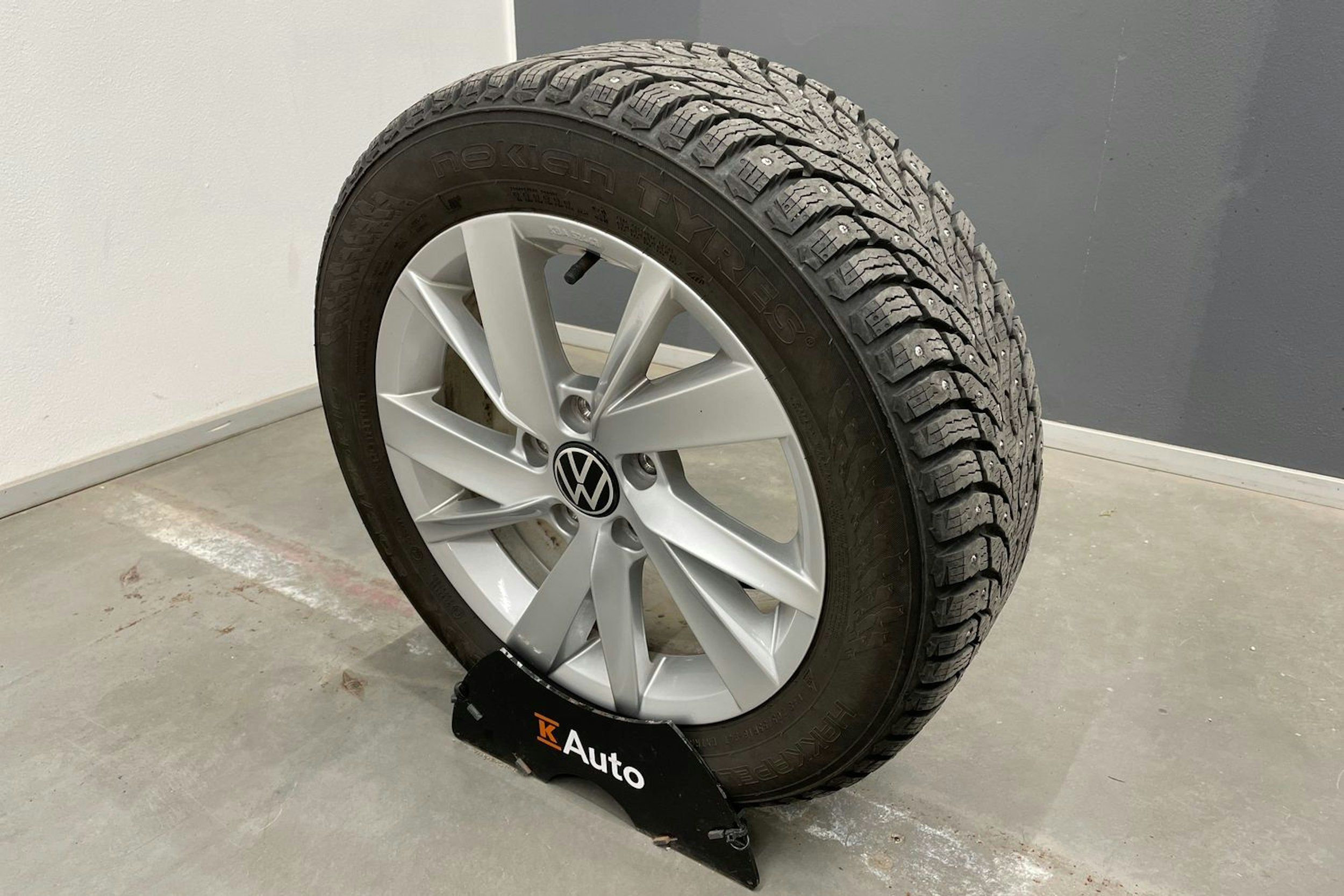 sininen Volkswagen Golf 2021 kuva 14.
