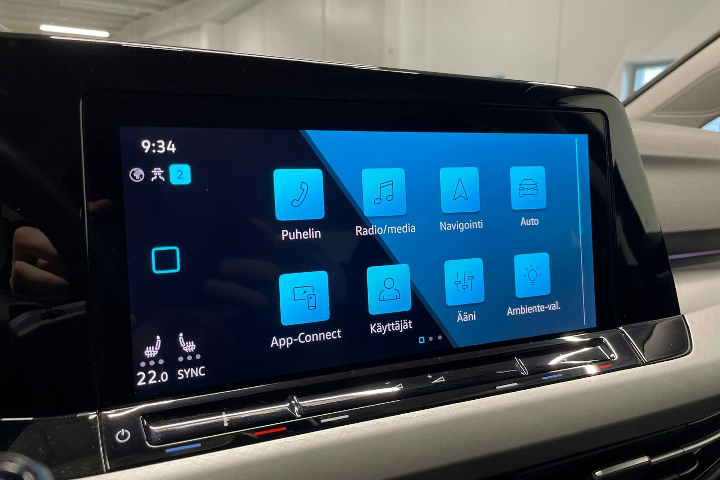 sininen Volkswagen Golf 2021 kuva 17.