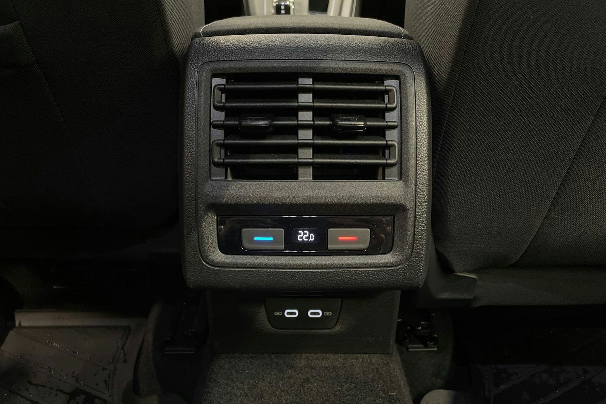 sininen Volkswagen Golf 2021 kuva 23.