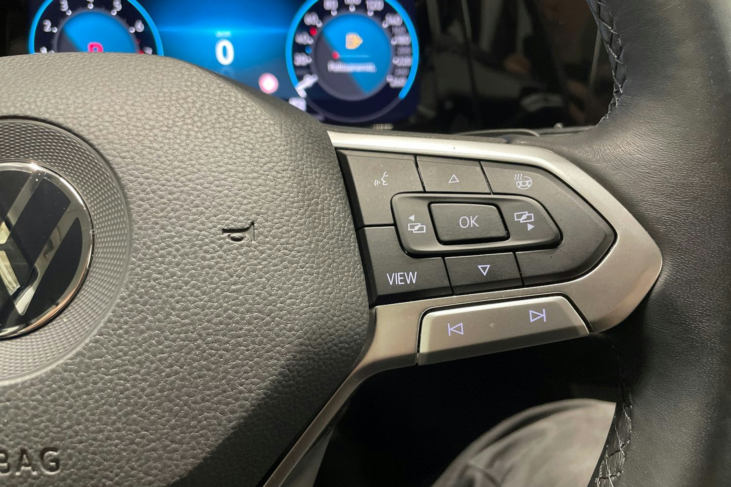 sininen Volkswagen Golf 2021 kuva 28.