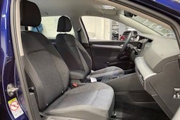 sininen Volkswagen Golf 2021 kuva 30.