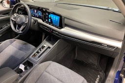 sininen Volkswagen Golf 2021 kuva 31.