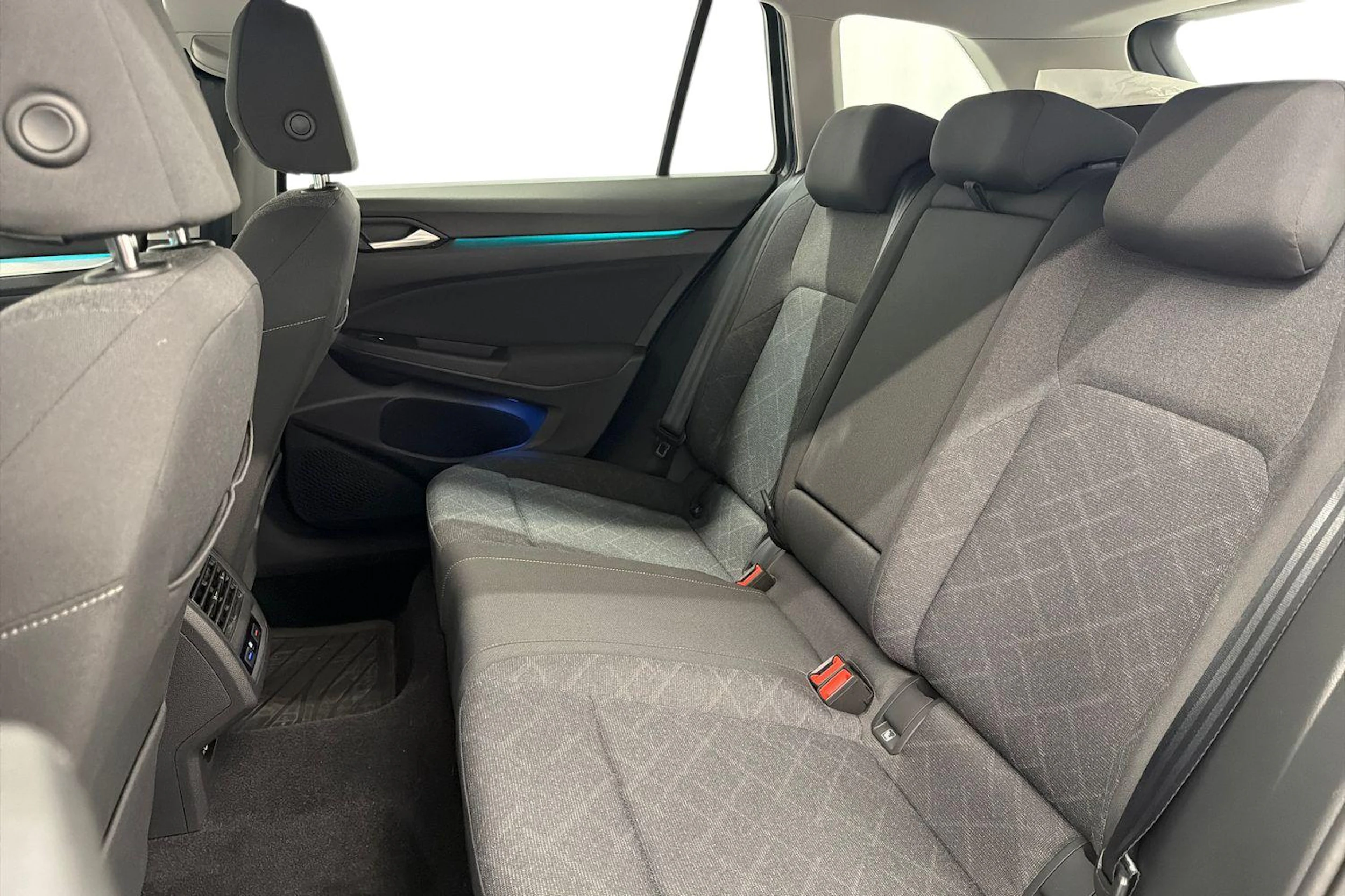 harmaa Volkswagen Golf 2021 kuva 11.