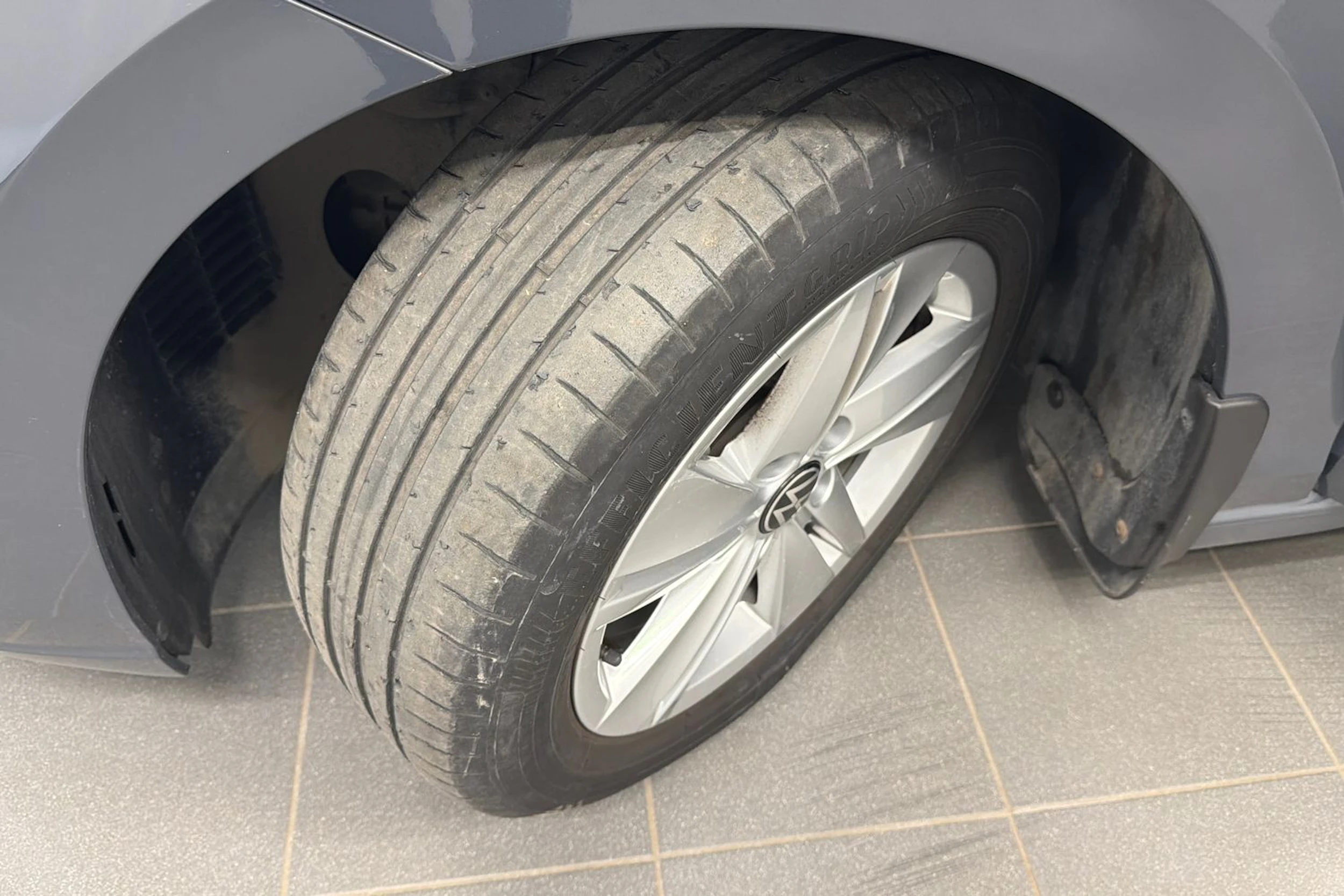 harmaa Volkswagen Golf 2021 kuva 13.