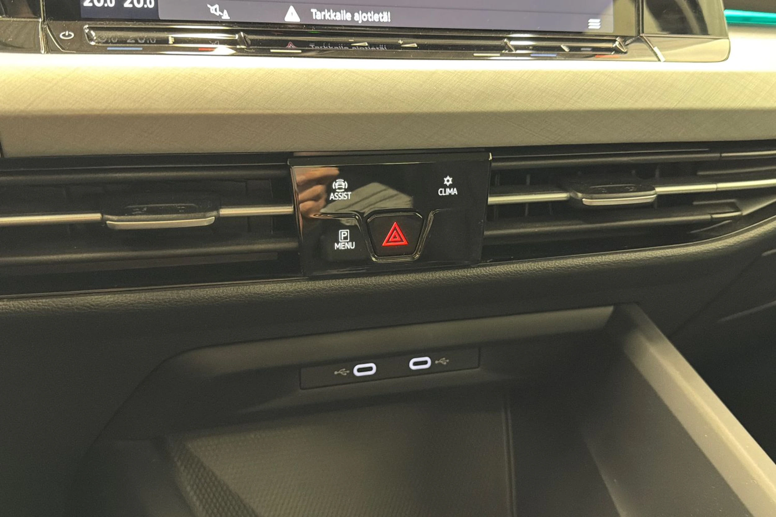 harmaa Volkswagen Golf 2021 kuva 32.
