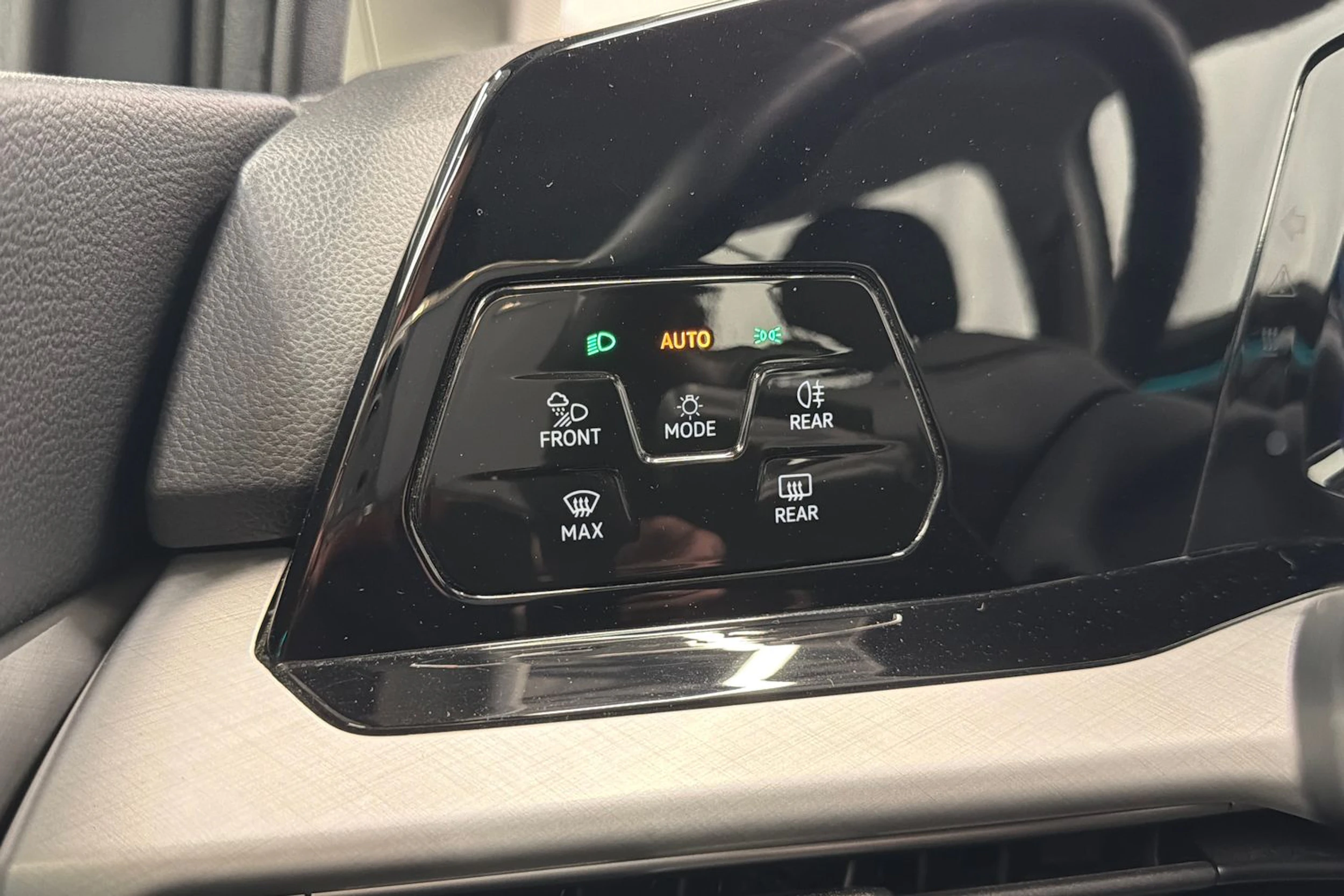 harmaa Volkswagen Golf 2021 kuva 34.