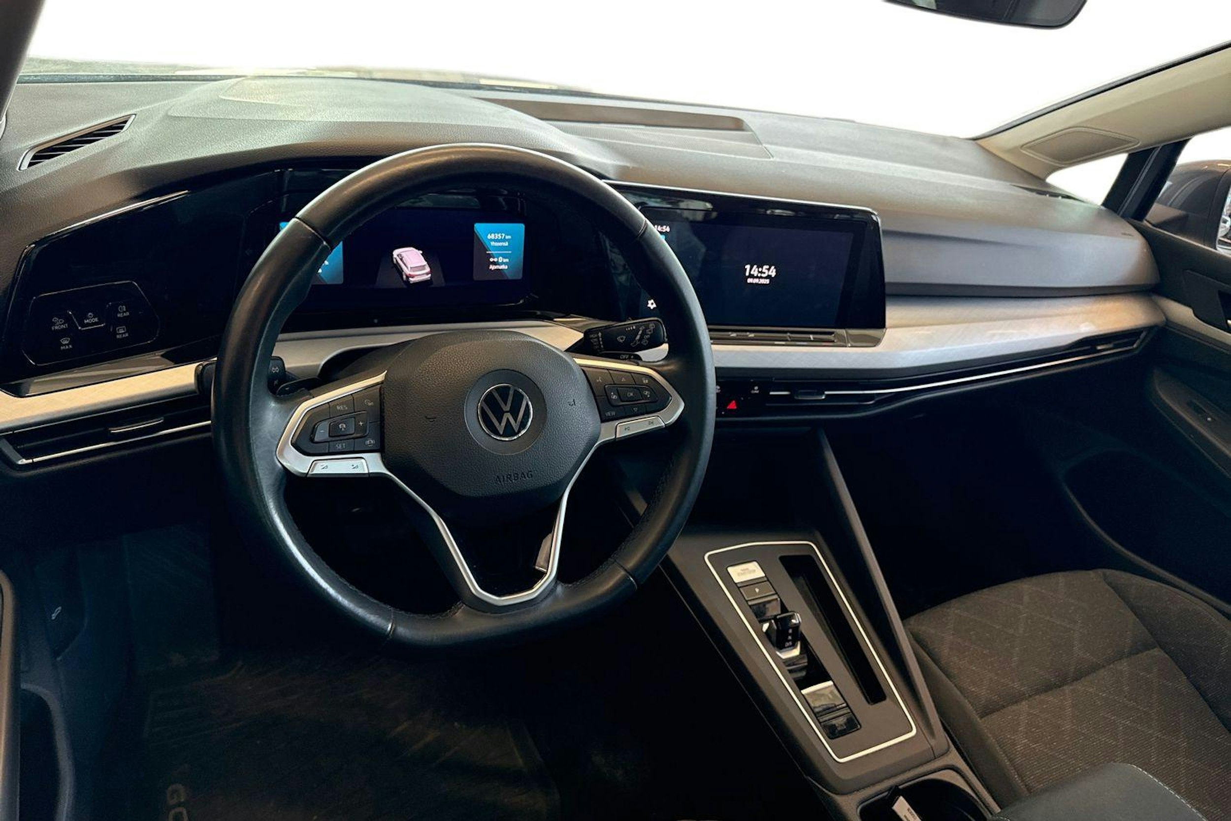 harmaa Volkswagen Golf 2021 kuva 3.