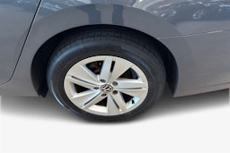 harmaa Volkswagen Golf 2021 kuva 11.