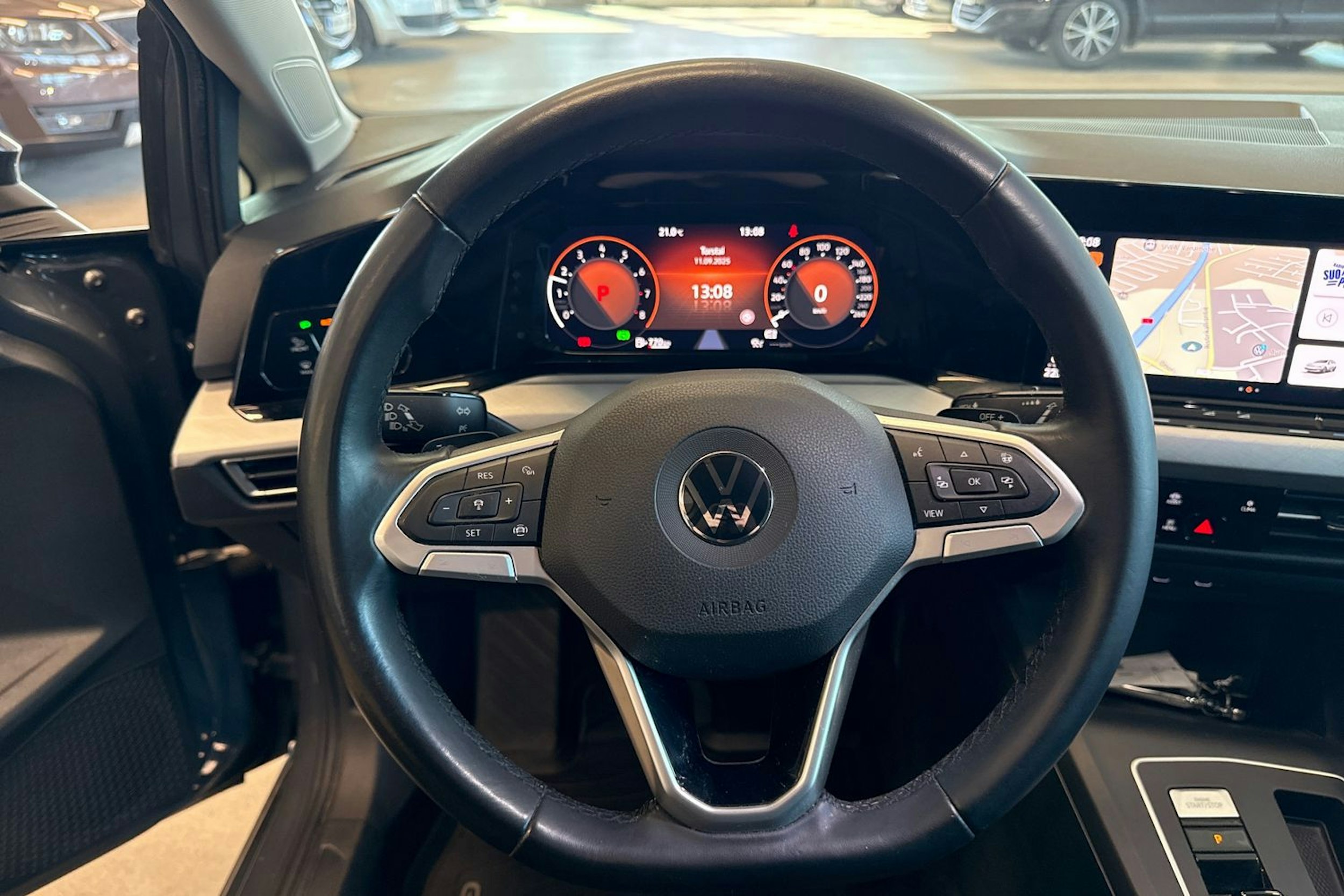 harmaa Volkswagen Golf 2021 kuva 14.