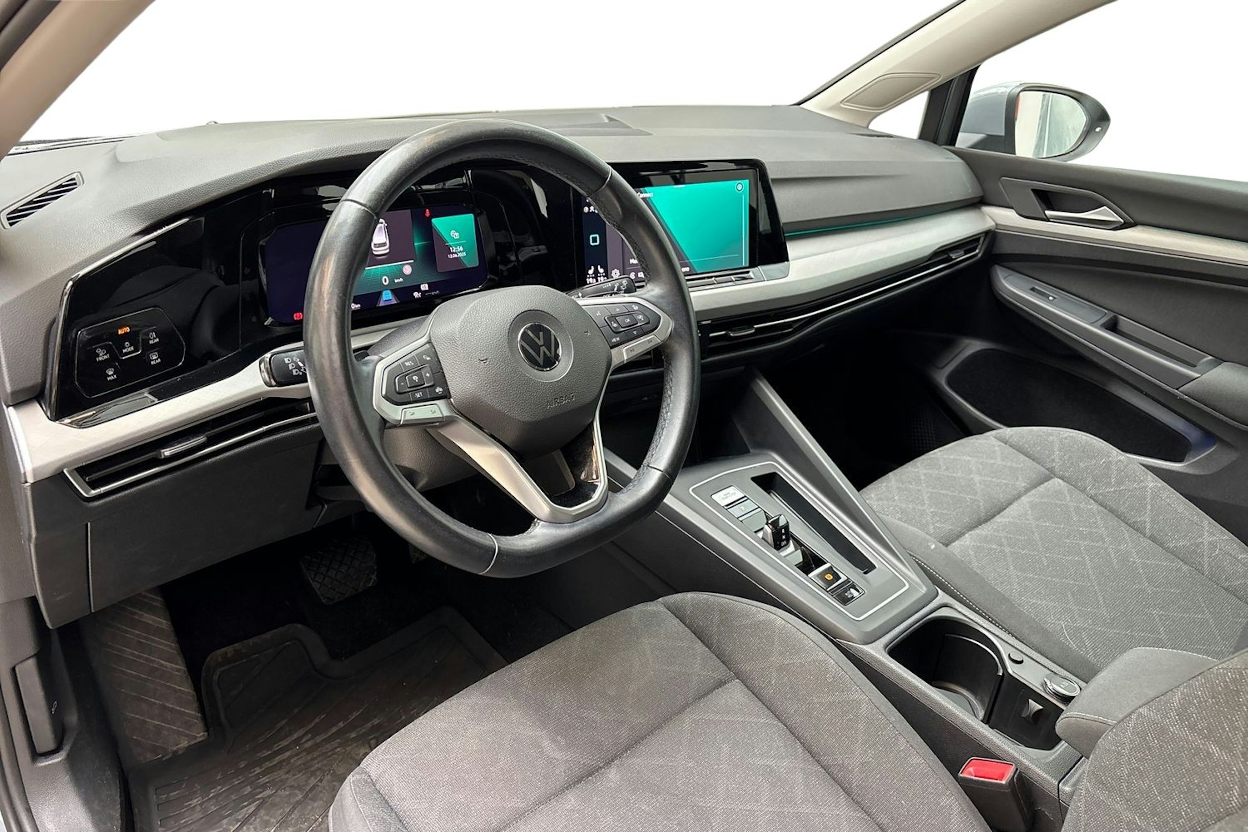 harmaa Volkswagen Golf 2021 kuva 7.