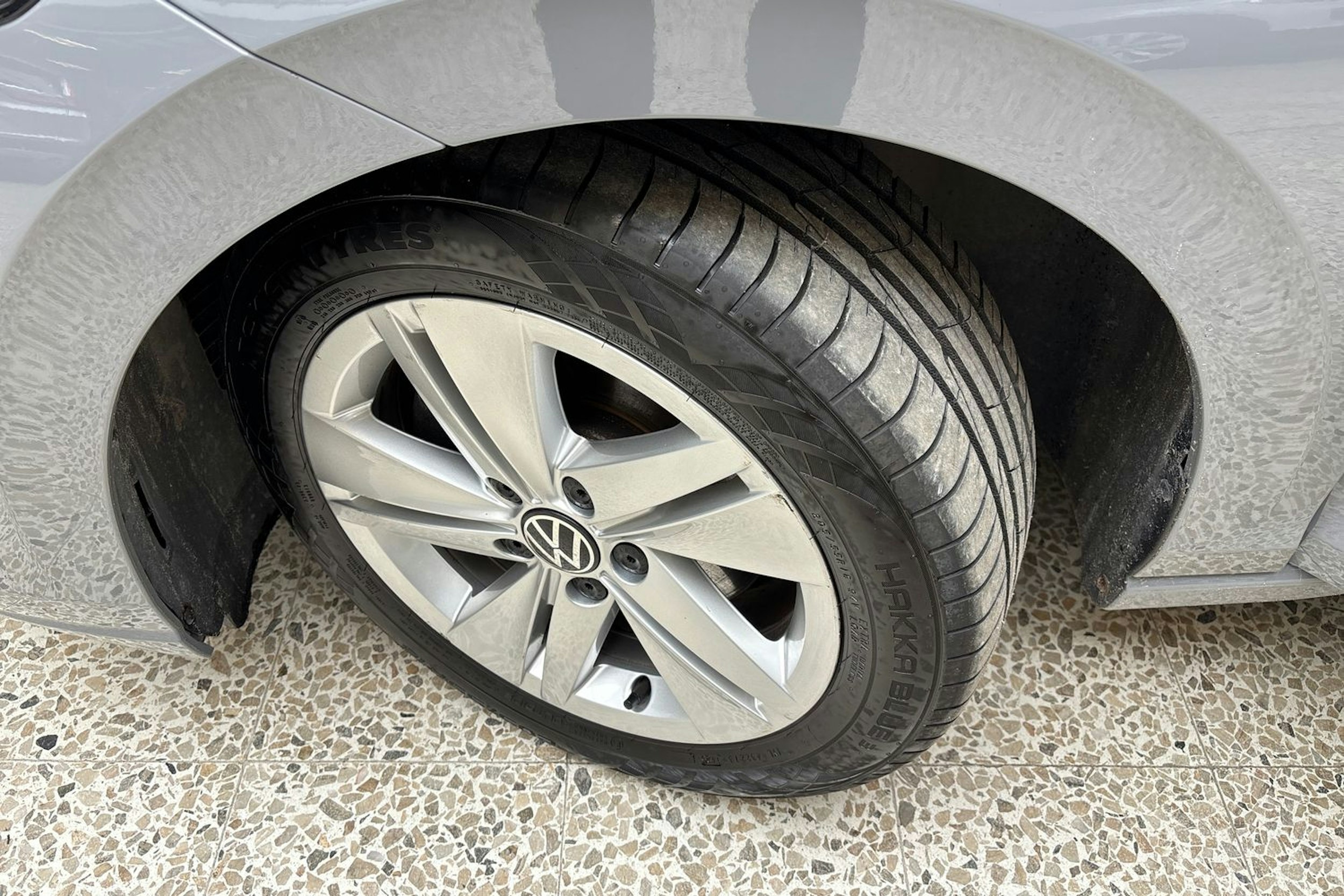 harmaa Volkswagen Golf 2021 kuva 13.