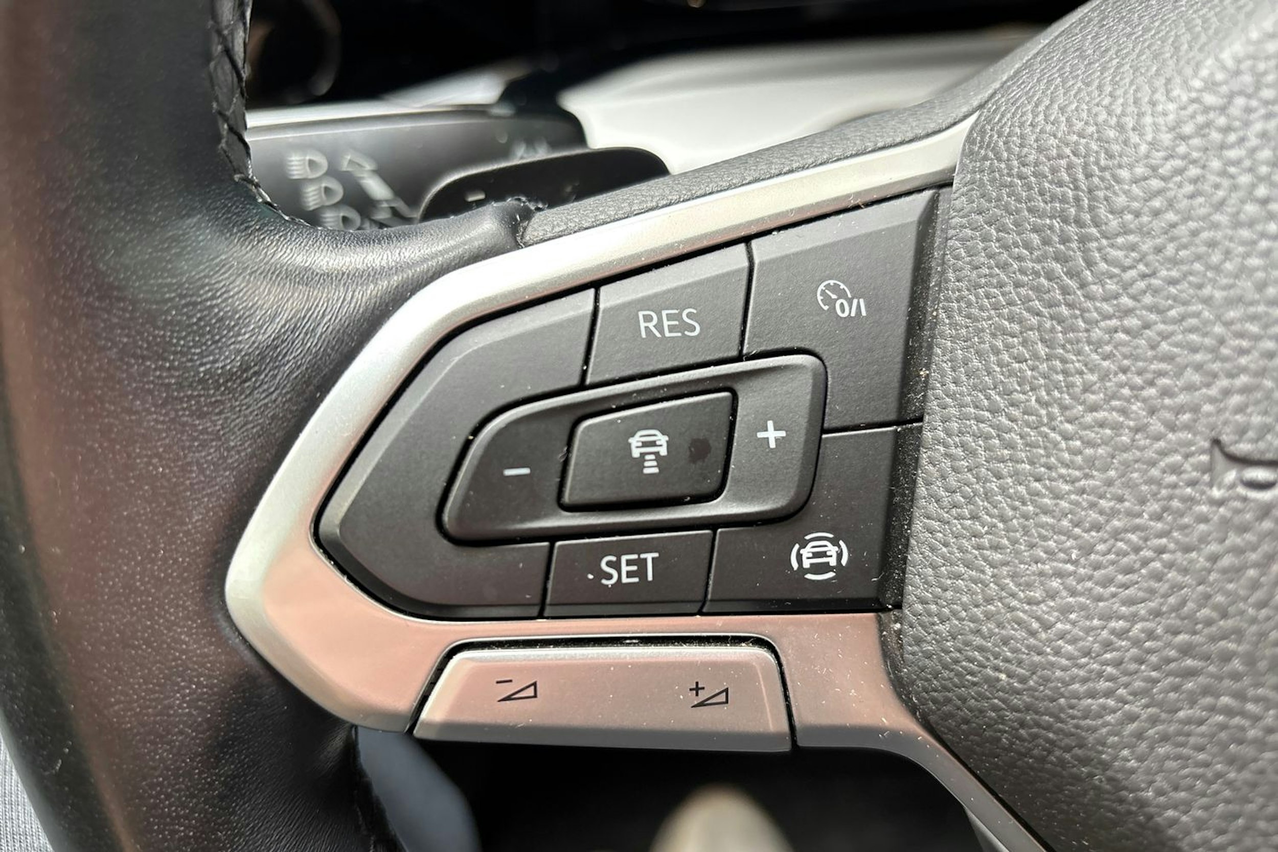 harmaa Volkswagen Golf 2021 kuva 15.