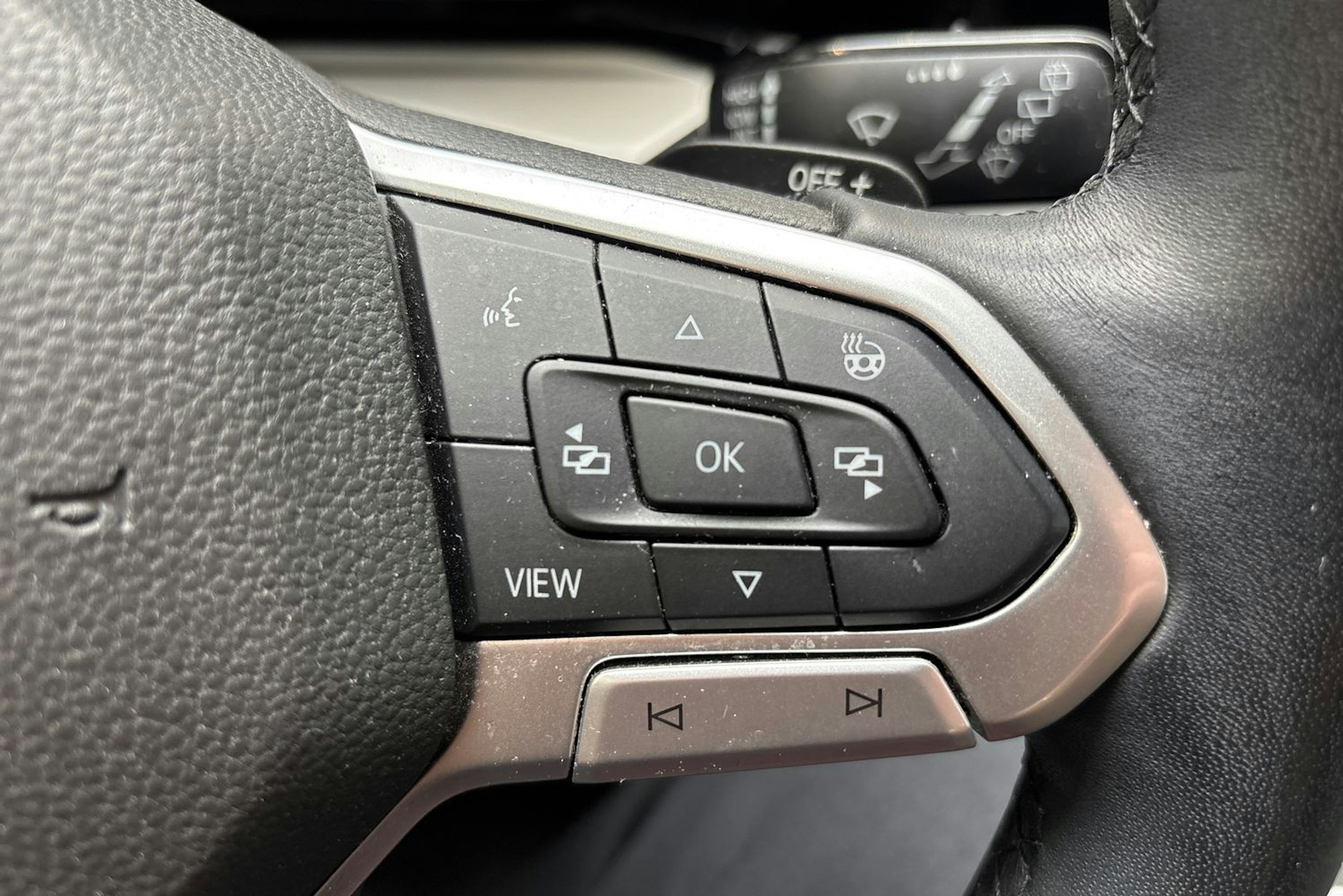 harmaa Volkswagen Golf 2021 kuva 16.