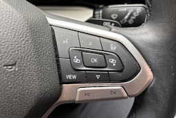 harmaa Volkswagen Golf 2021 kuva 16.