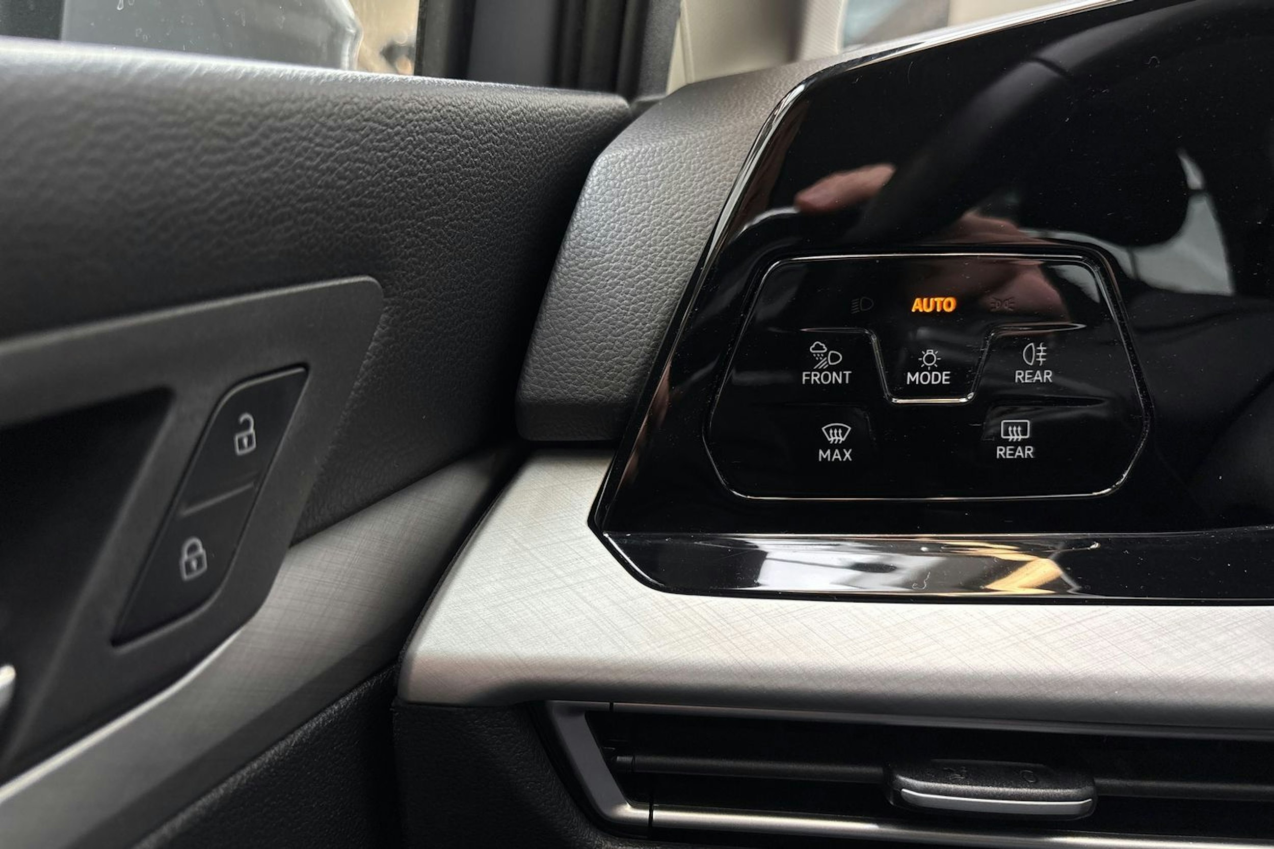harmaa Volkswagen Golf 2021 kuva 17.