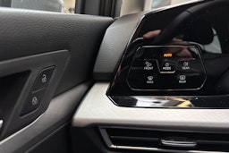 harmaa Volkswagen Golf 2021 kuva 17.
