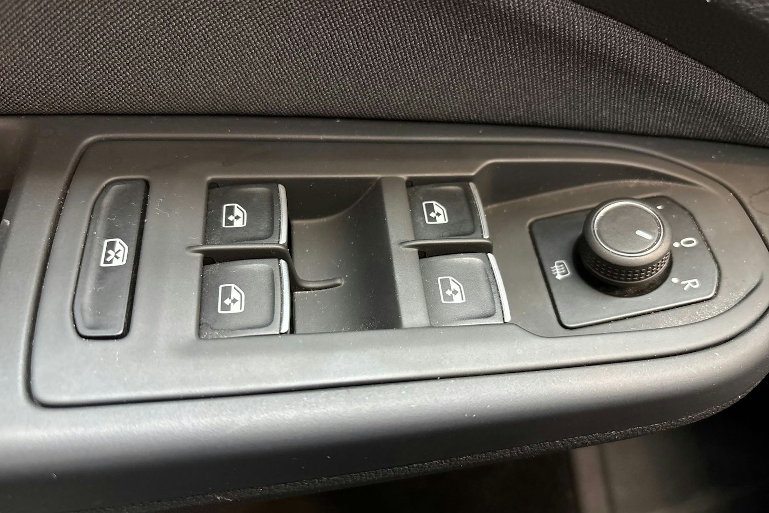 harmaa Volkswagen Golf 2021 kuva 18.
