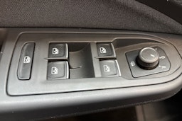 harmaa Volkswagen Golf 2021 kuva 18.