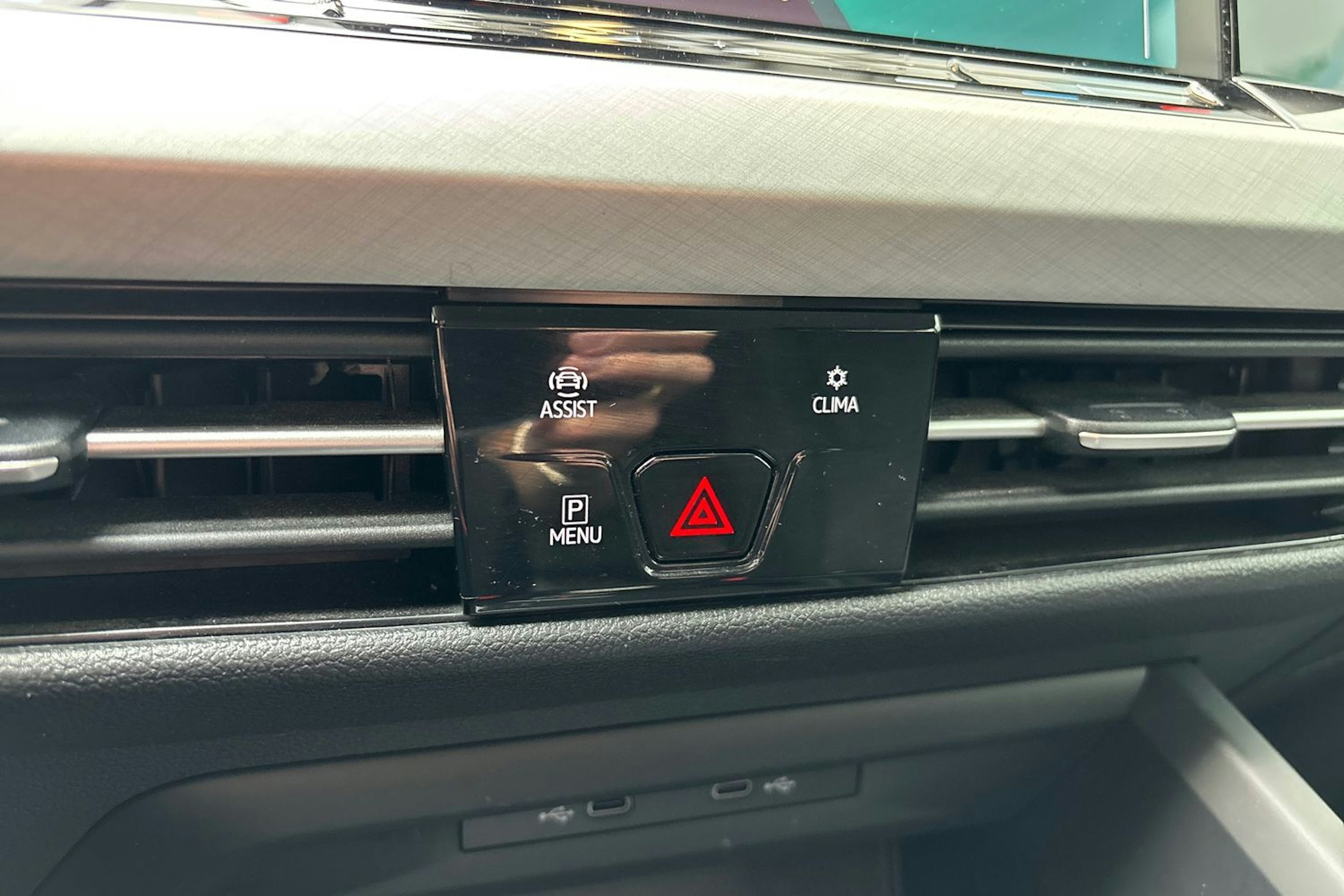 harmaa Volkswagen Golf 2021 kuva 23.