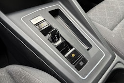 harmaa Volkswagen Golf 2021 kuva 25.