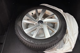 harmaa Volkswagen Golf 2021 kuva 28.
