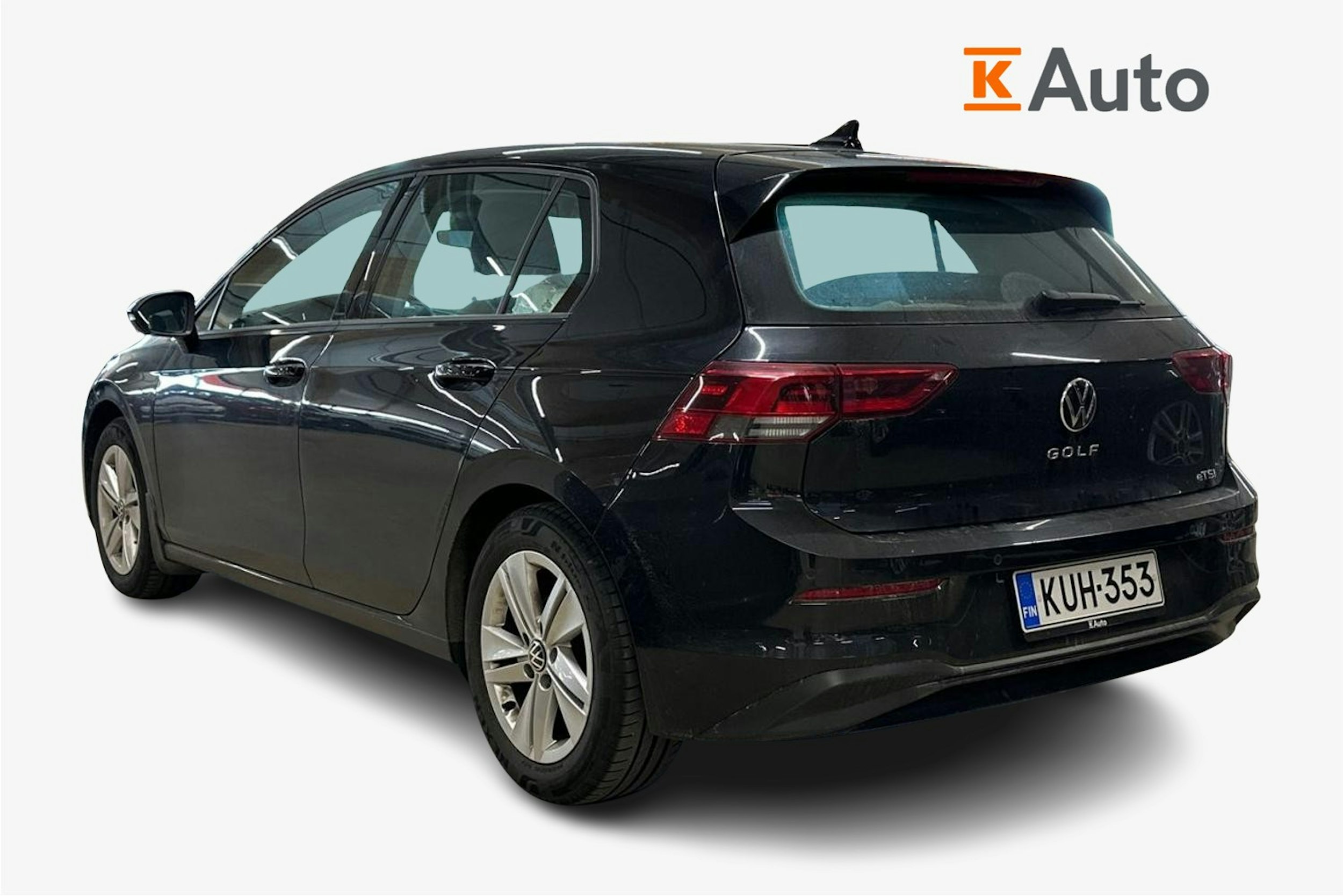 musta Volkswagen Golf 2021 kuva 2.