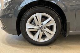 harmaa Volkswagen Golf 2021 kuva 9.