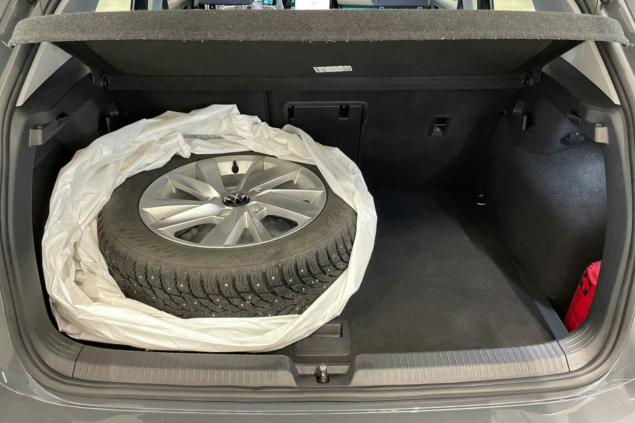 harmaa Volkswagen Golf 2021 kuva 11.