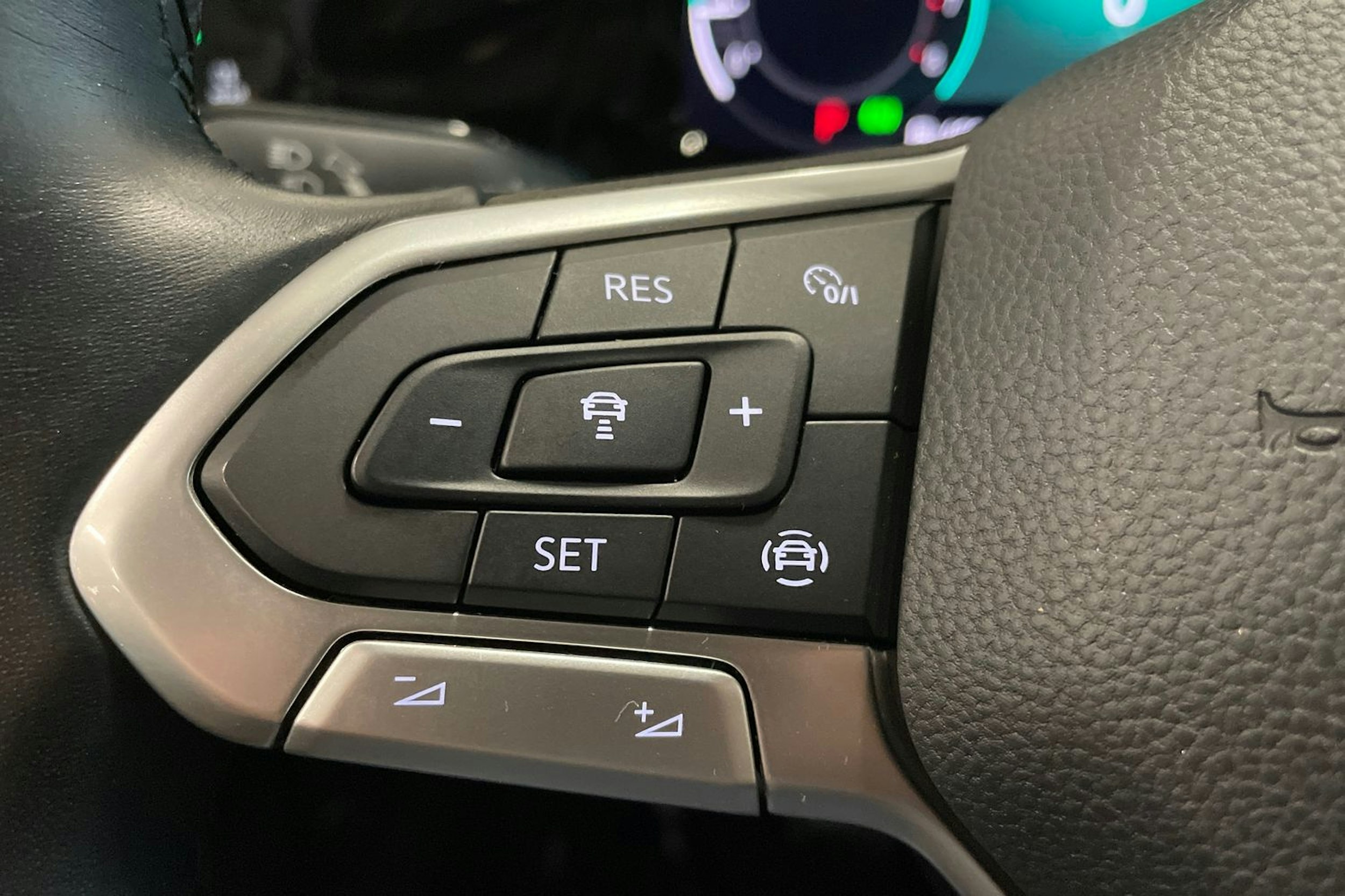 harmaa Volkswagen Golf 2021 kuva 13.