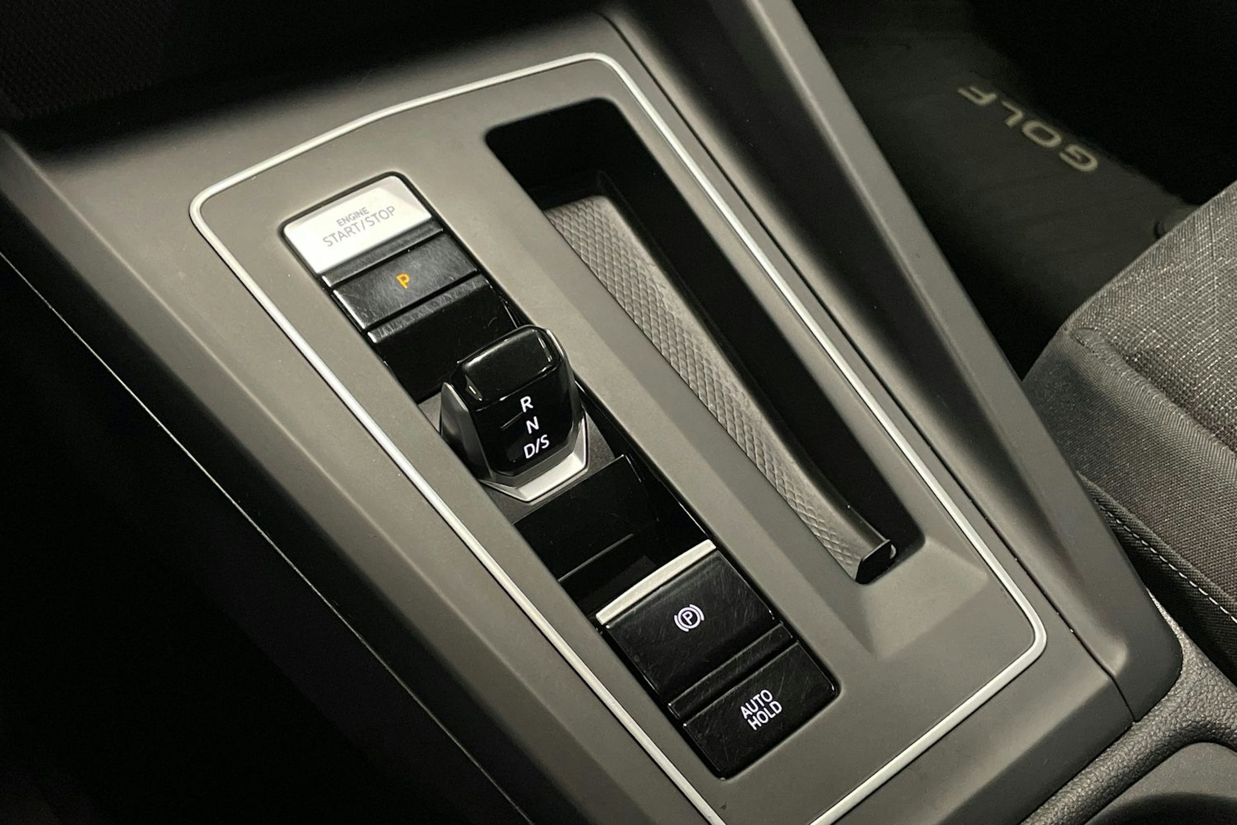 harmaa Volkswagen Golf 2021 kuva 16.