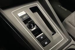 harmaa Volkswagen Golf 2021 kuva 16.