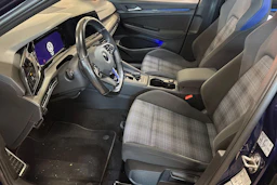 violetti Volkswagen Golf 2021 kuva 3.