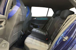 violetti Volkswagen Golf 2021 kuva 8.