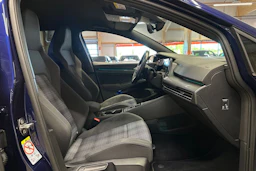 violetti Volkswagen Golf 2021 kuva 11.