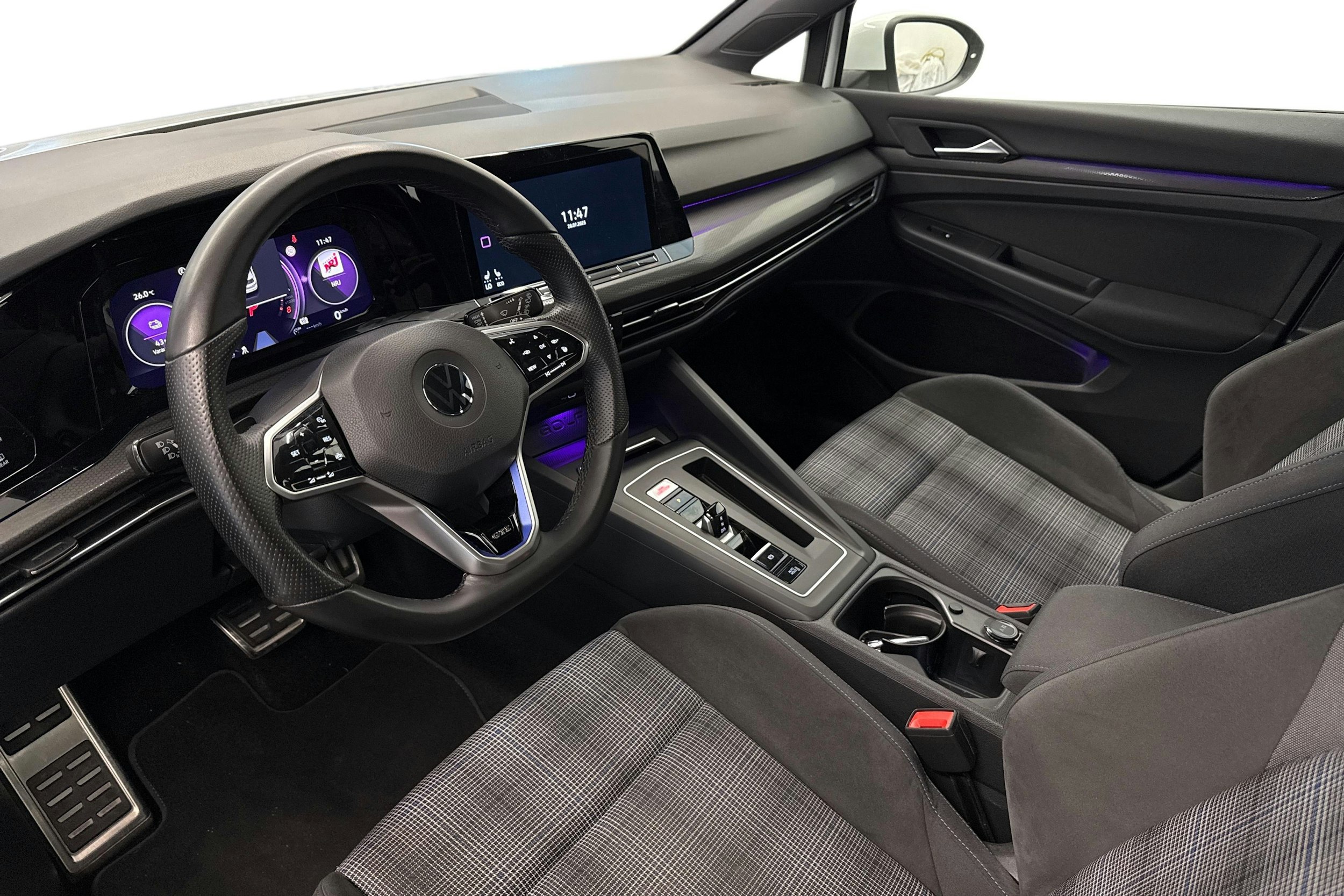 valkoinen Volkswagen Golf 2021 kuva 7.