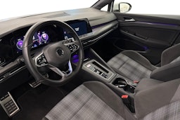 valkoinen Volkswagen Golf 2021 kuva 7.