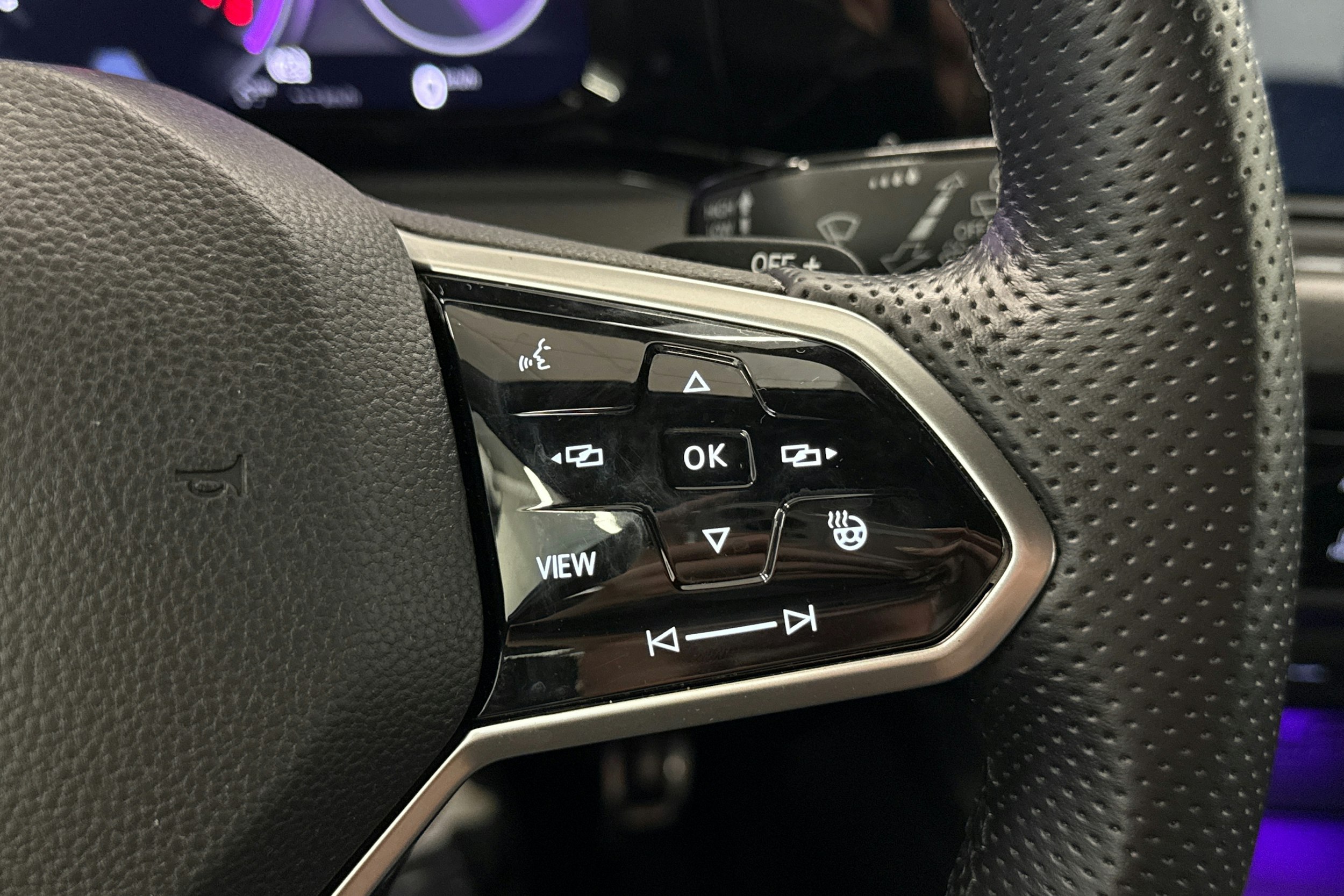 valkoinen Volkswagen Golf 2021 kuva 23.