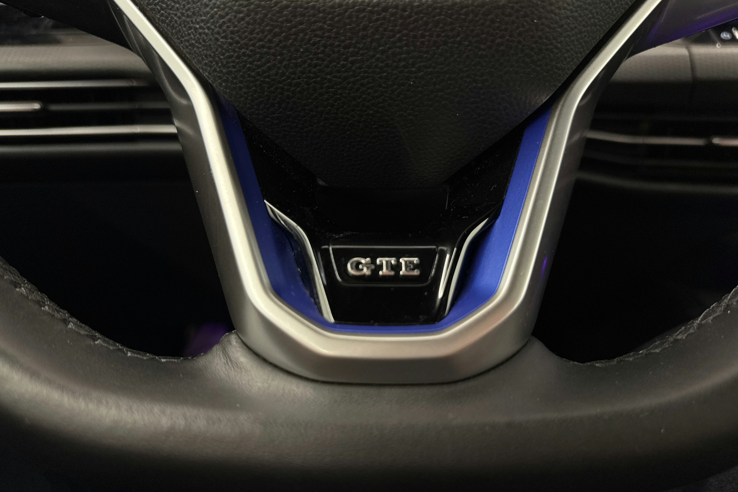valkoinen Volkswagen Golf 2021 kuva 24.