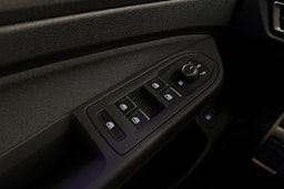 valkoinen Volkswagen Golf 2021 kuva 26.
