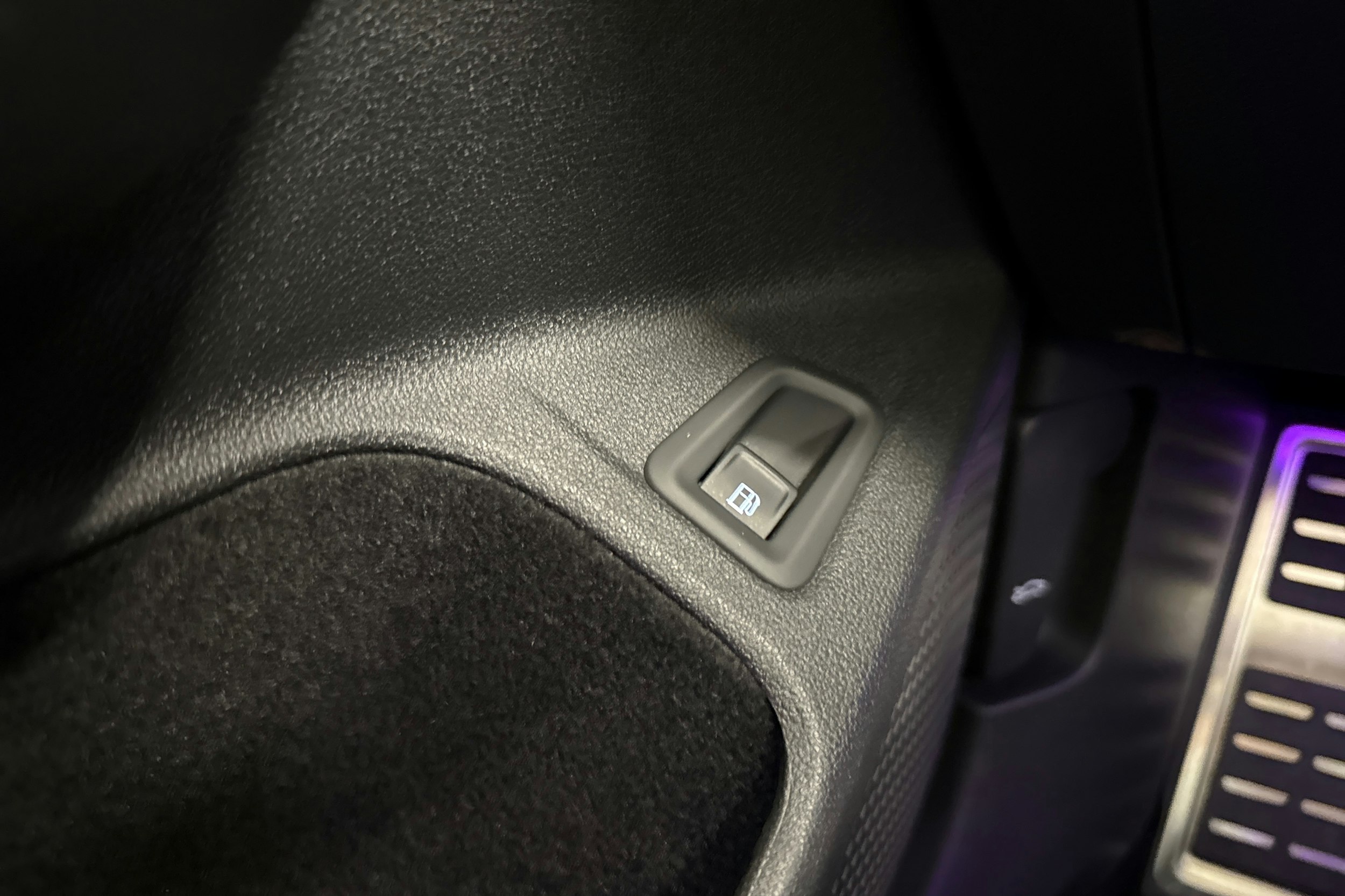 valkoinen Volkswagen Golf 2021 kuva 27.