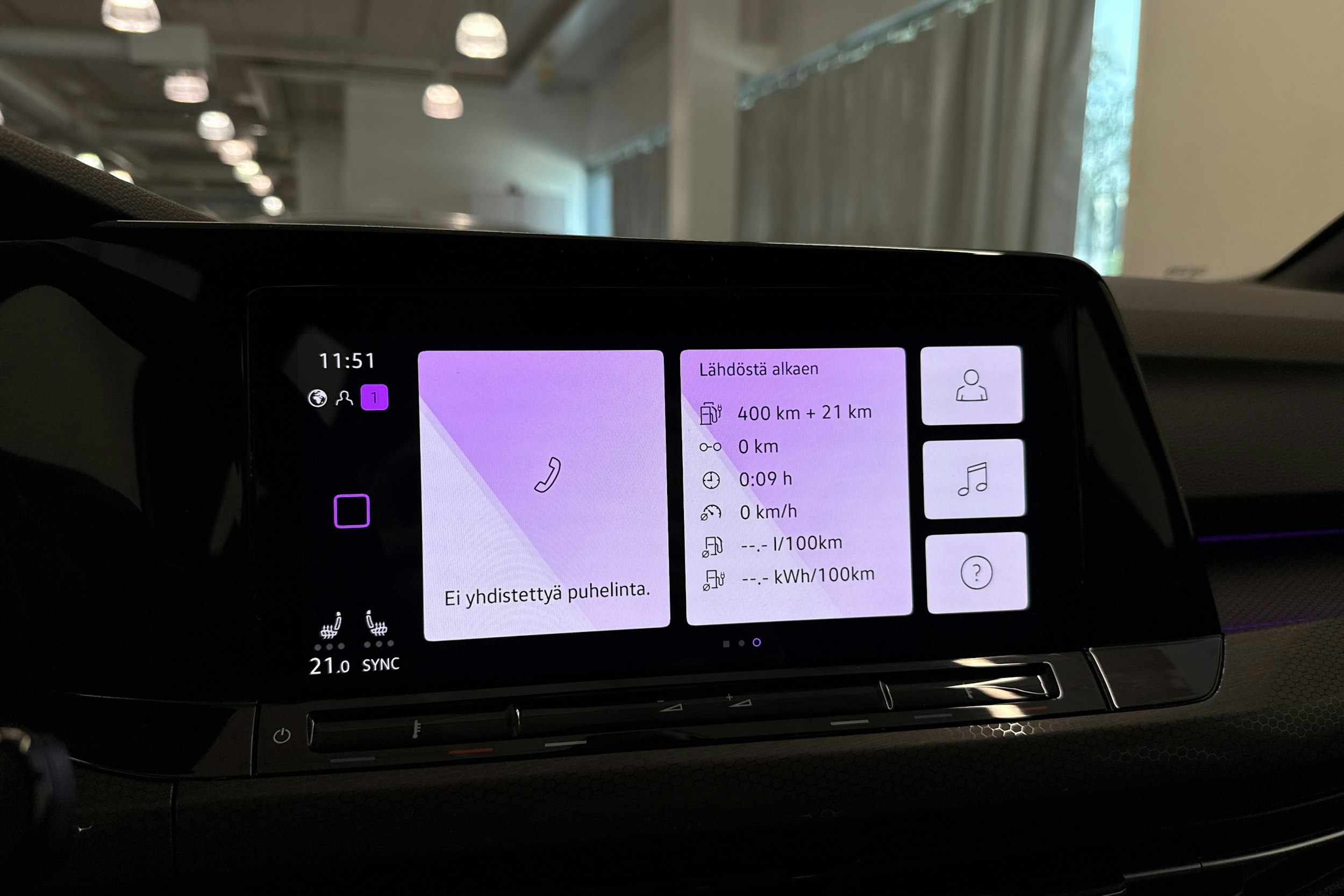 valkoinen Volkswagen Golf 2021 kuva 33.