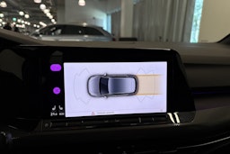 valkoinen Volkswagen Golf 2021 kuva 41.