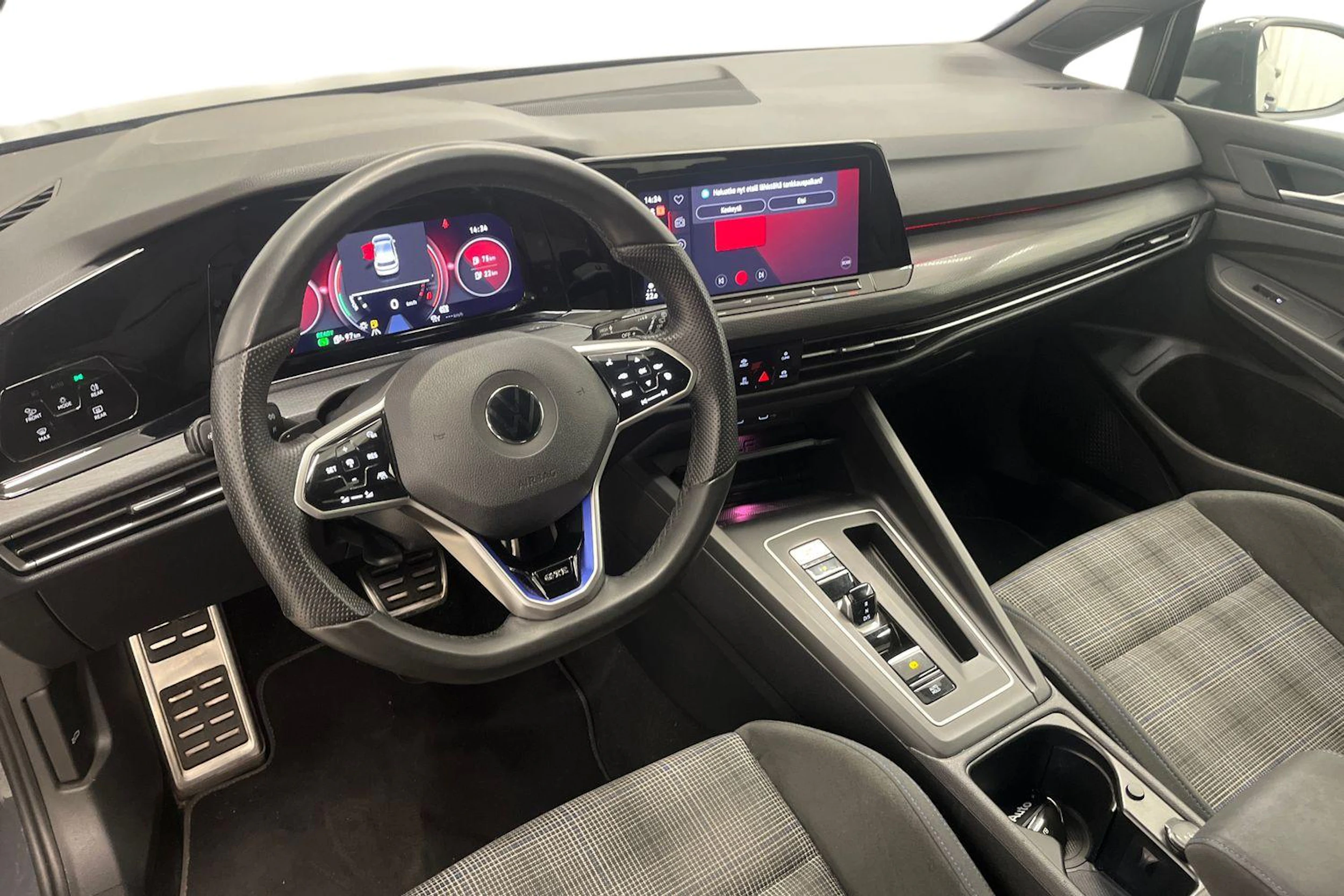 harmaa Volkswagen Golf 2021 kuva 6.