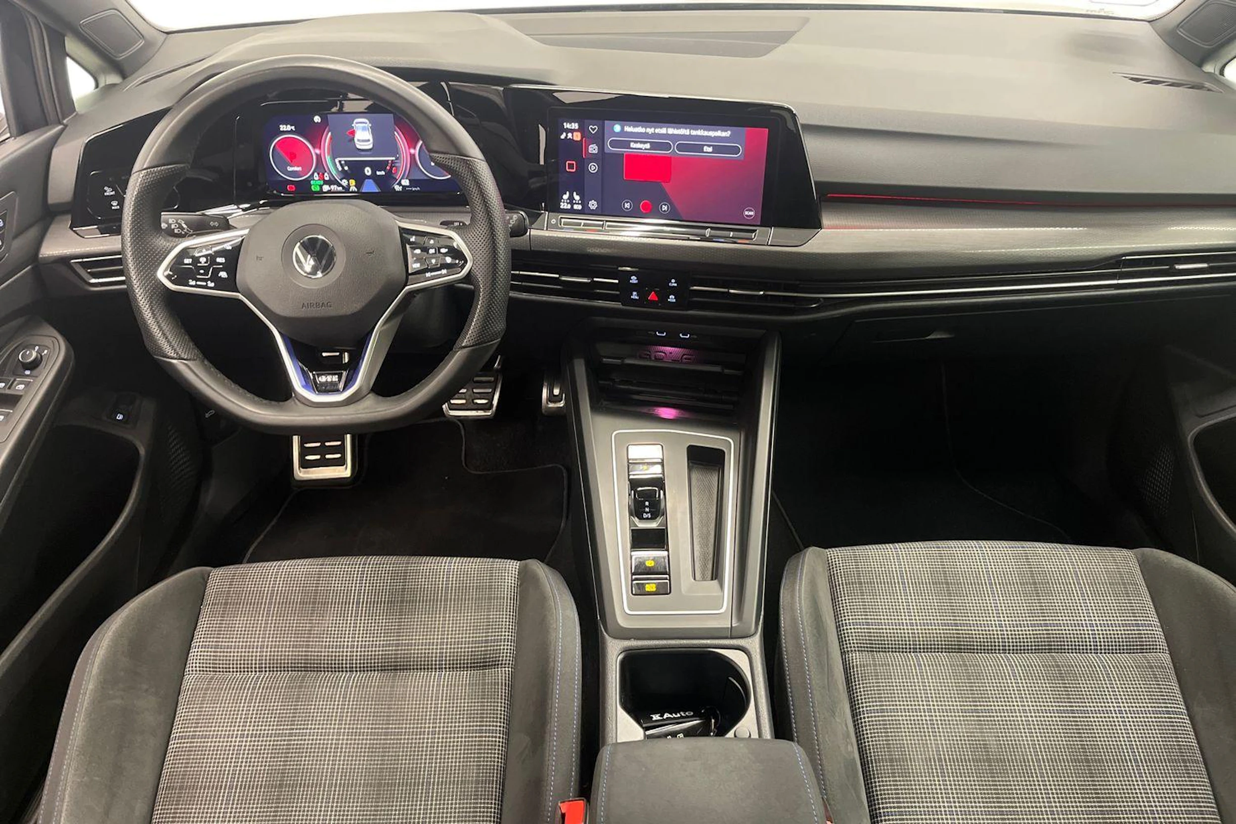 harmaa Volkswagen Golf 2021 kuva 7.