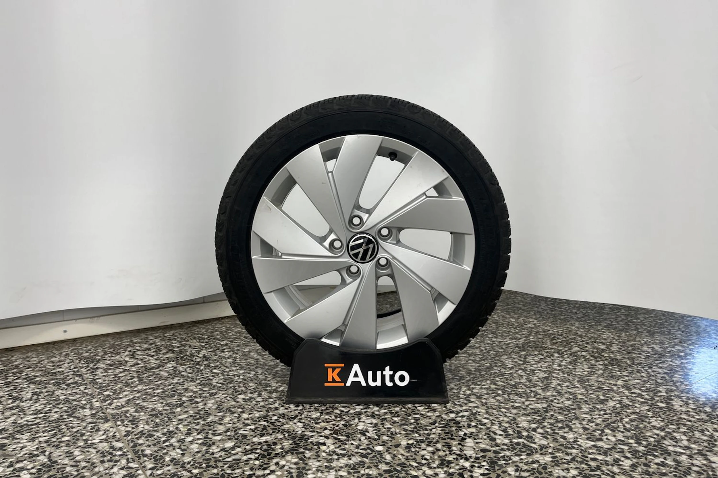 harmaa Volkswagen Golf 2021 kuva 10.