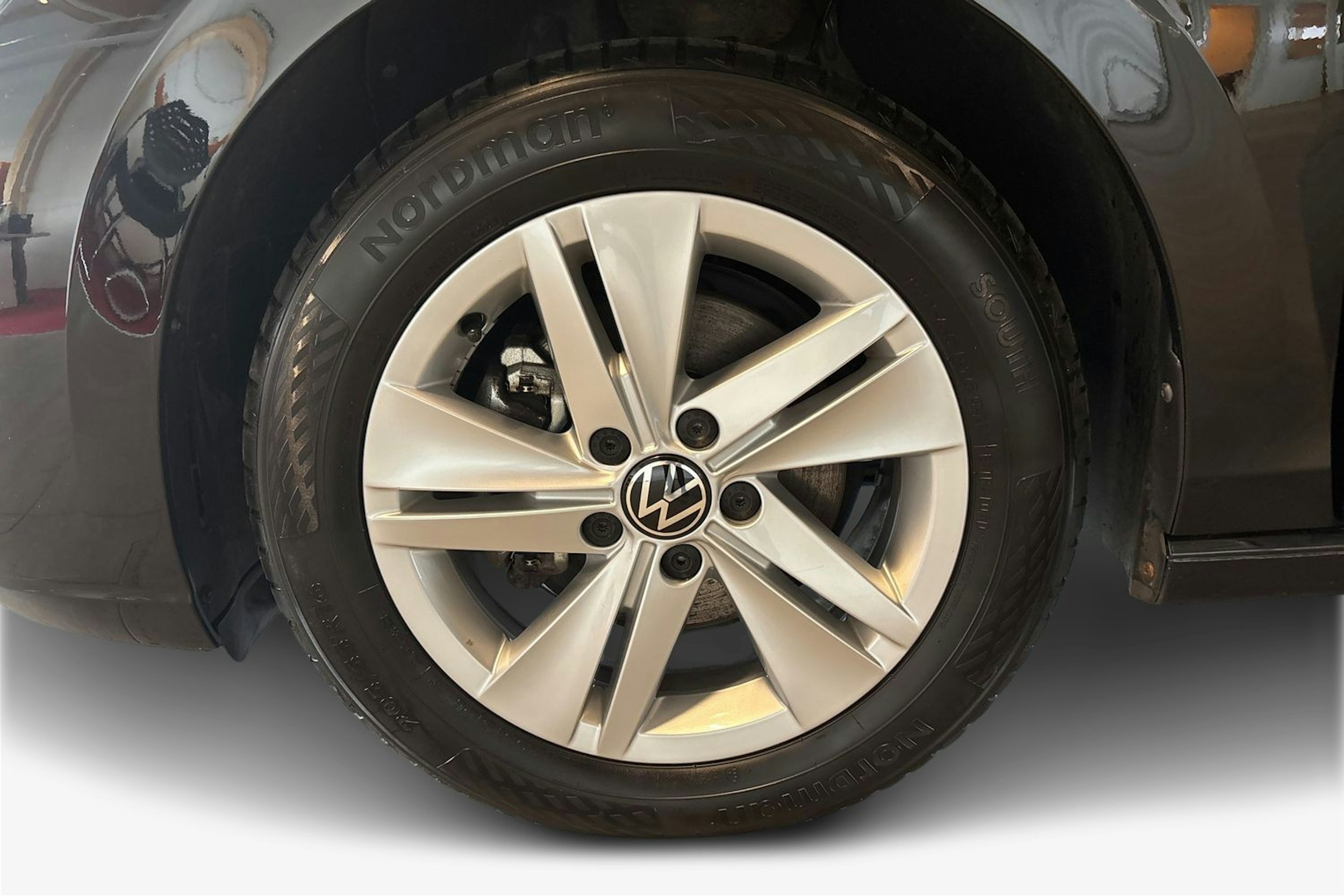 Musta Volkswagen GOLF 2021 kuva 11.